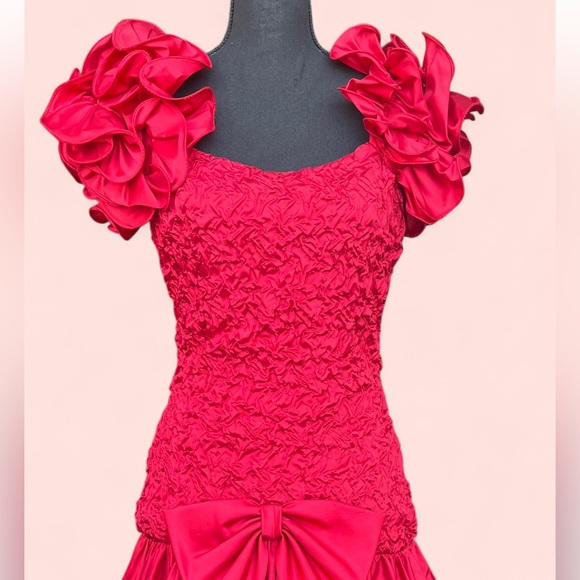 VTG 80s Prom Dress Red Layered Ruffled Size 5/6 with drop waist - Picture 2 of 10